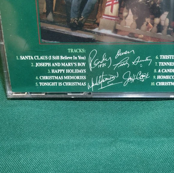 ⭐ BOGO ⭐ Alabama Christmas CD - Picture 3 of 5